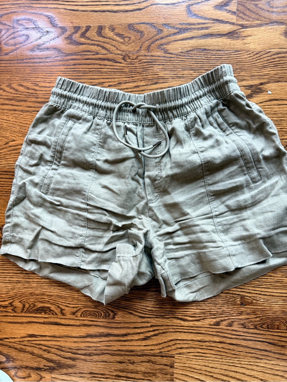 Athleta Olive Green Linen shorts. Size S. Zip pockets. Elastic waist/ tie. EUC - Picture 3 of 7